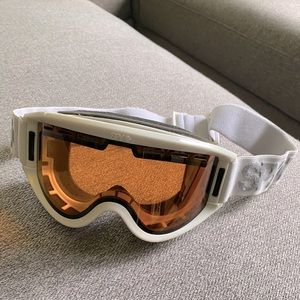Women’s SPY ski/snowboard goggles.
